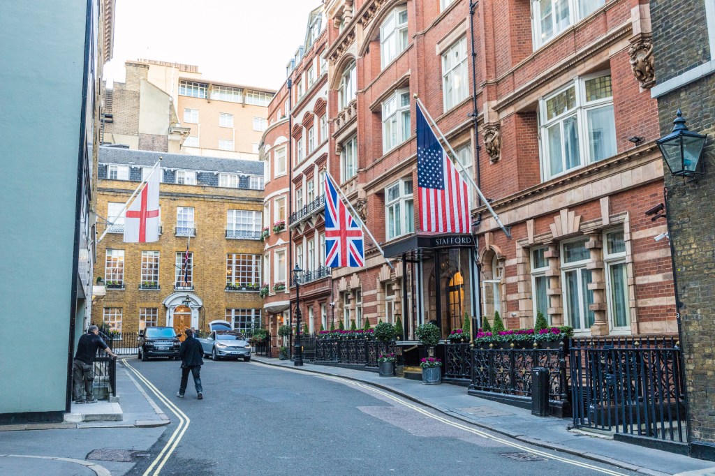 The Stafford Hotel American Bar: Authentic Historic Ambiance and Exquisite Cocktails